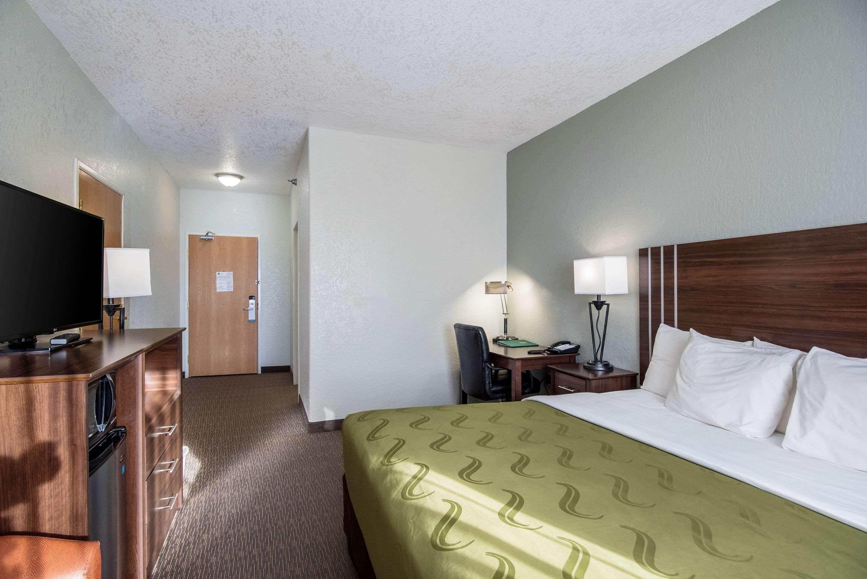 Quality Inn & Suites West Pueblo Extérieur photo