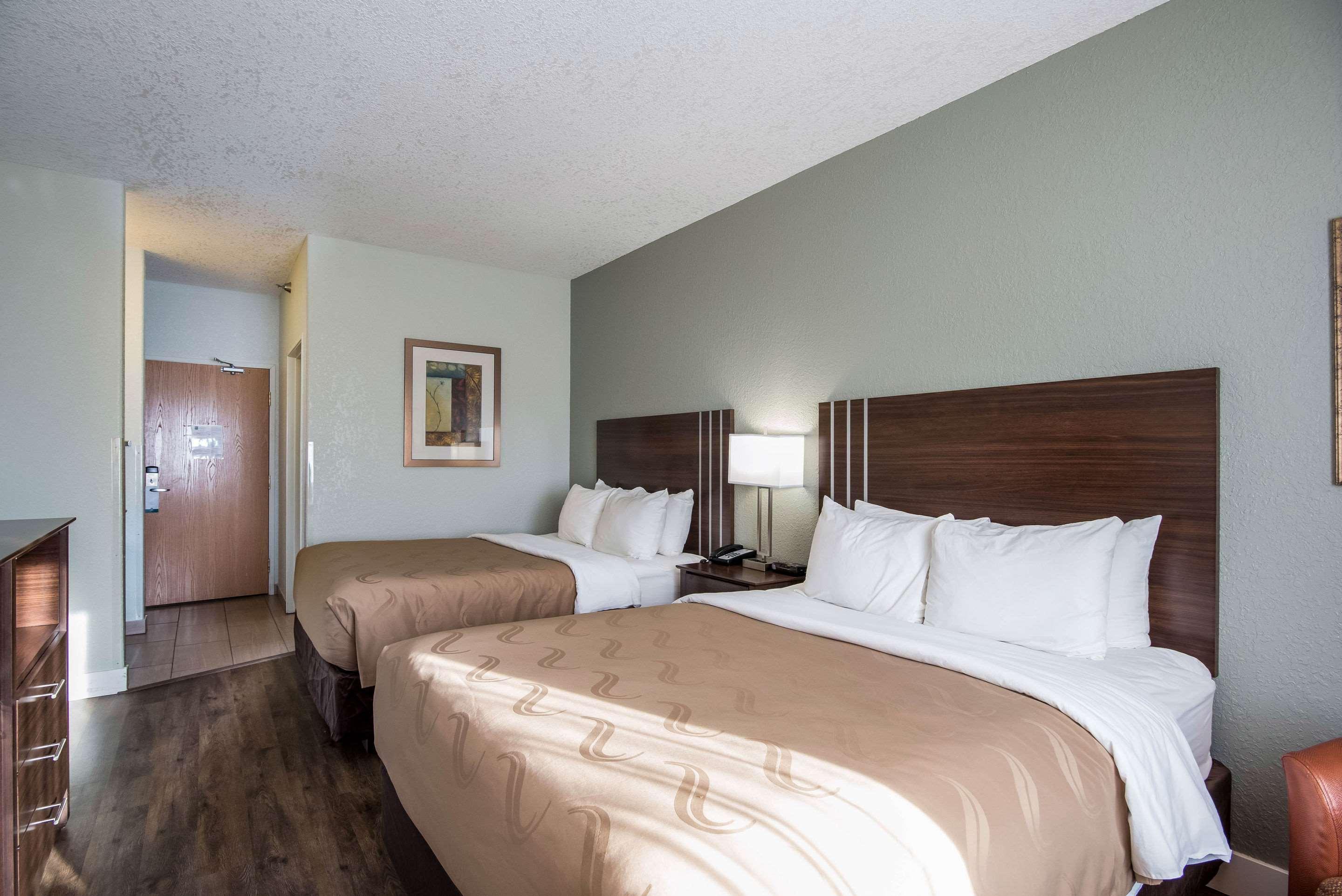 Quality Inn & Suites West Pueblo Extérieur photo