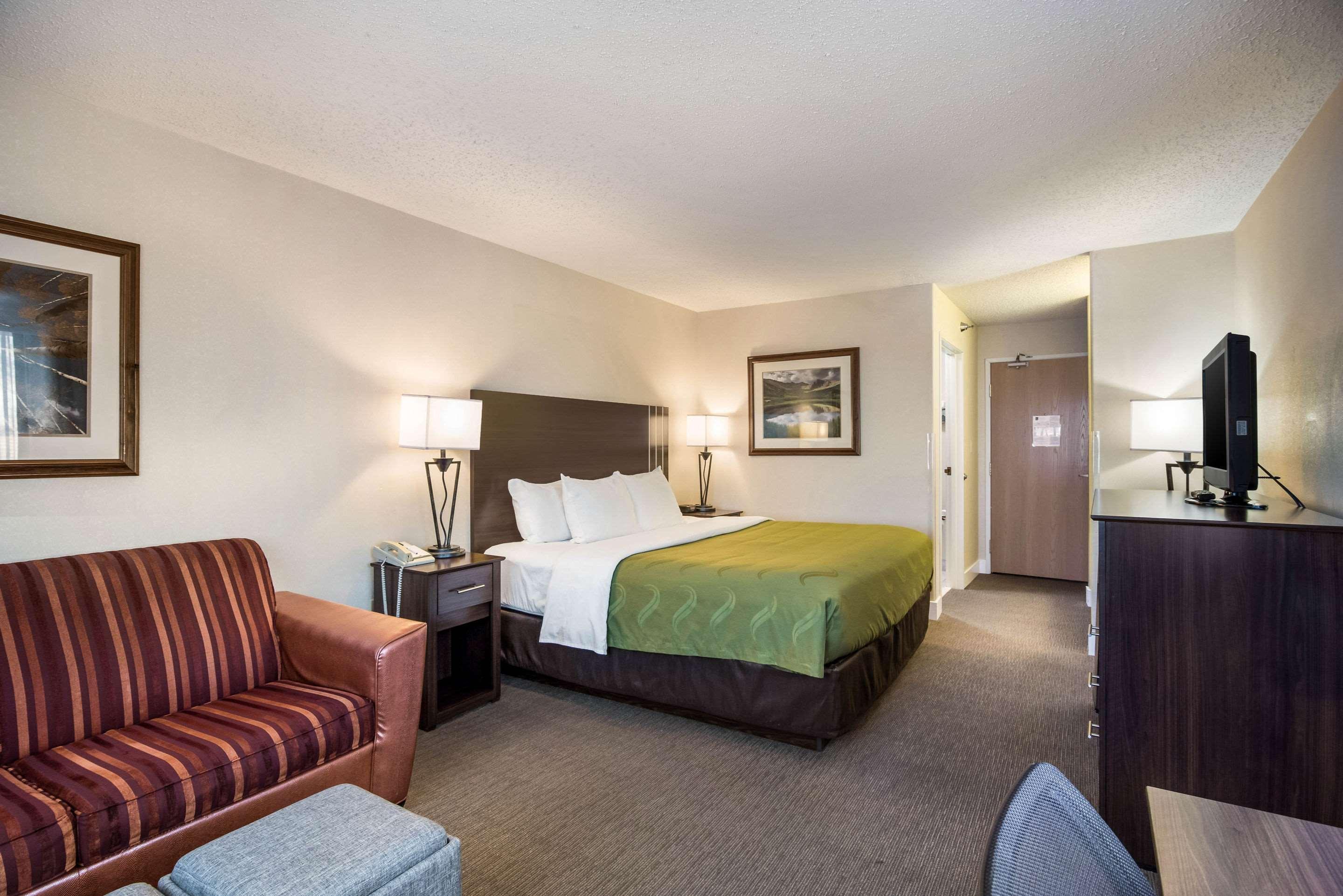 Quality Inn & Suites West Pueblo Extérieur photo