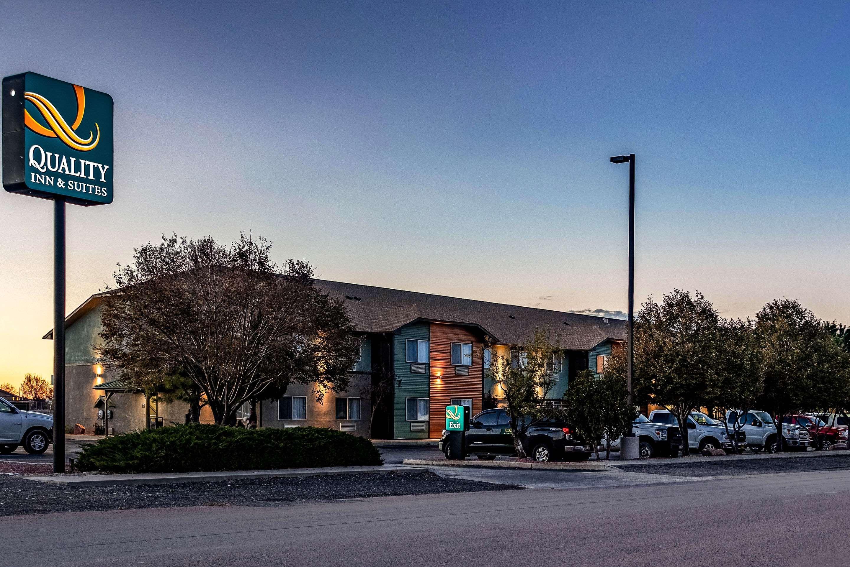 Quality Inn & Suites West Pueblo Extérieur photo