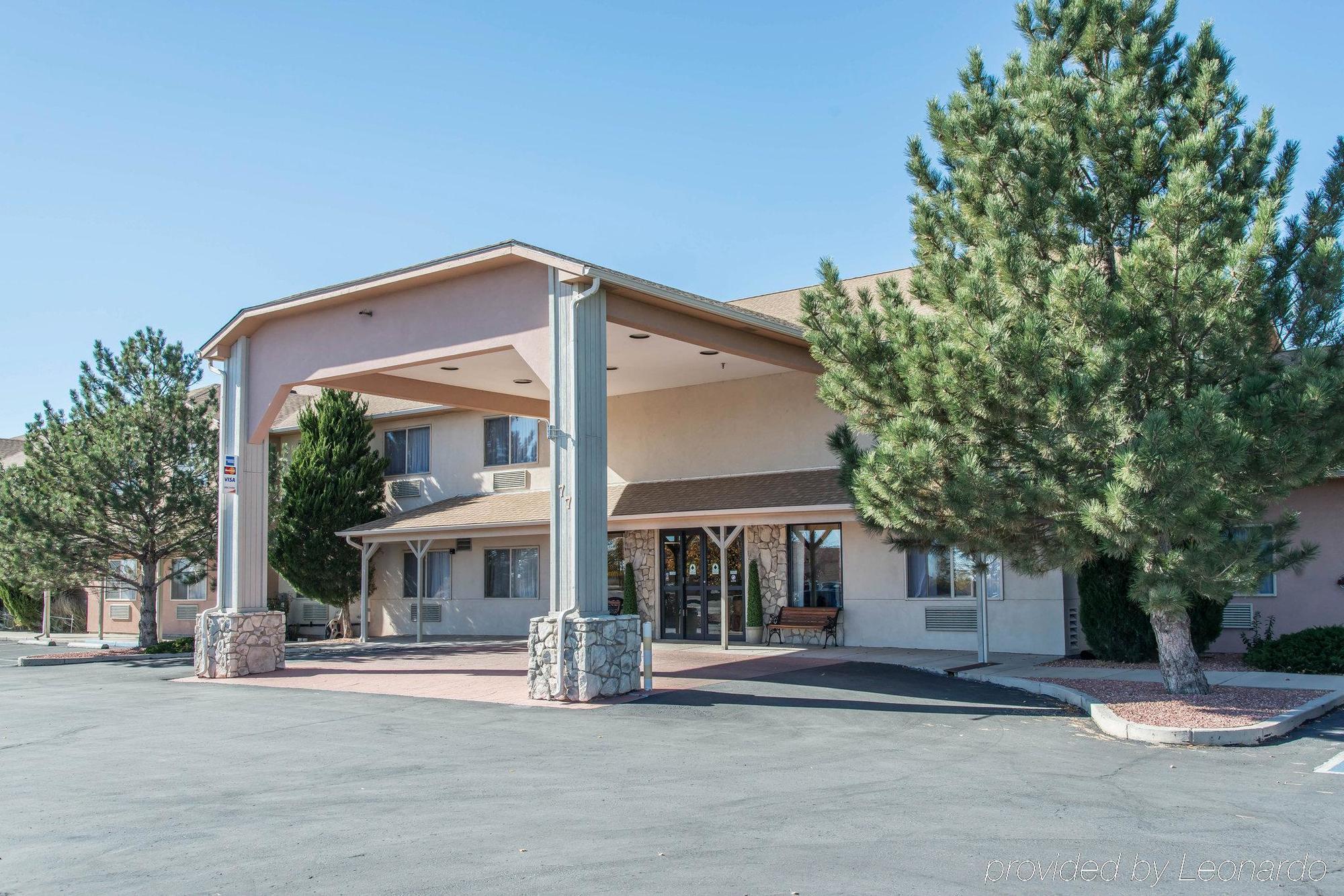 Quality Inn & Suites West Pueblo Extérieur photo